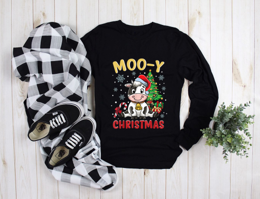 Christmas Cow Bovine Shirt, Xmas Cute Barn Animal T-Shirt, Cow Christmas Lights Ugly Christmas Sweater, Funny Heifers Christmas Shirt